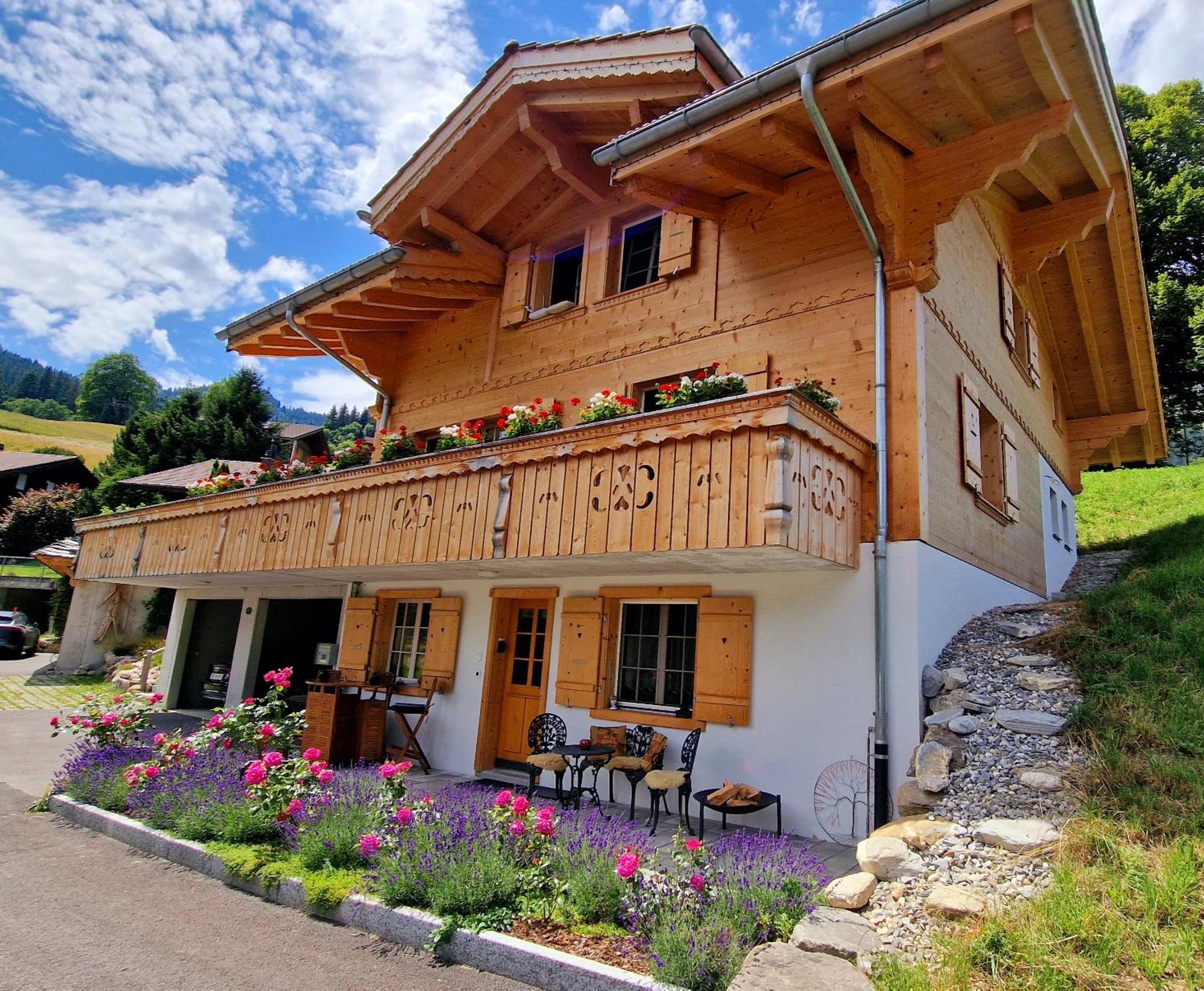 Large Deluxe Studio For 2 - Chalet Lovo Lenk Zewnętrze zdjęcie